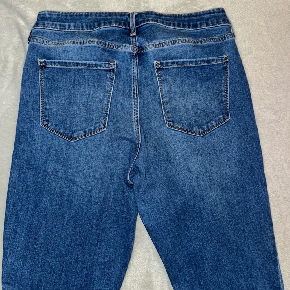 Old Navy Women's Boot Cut Jeans in Blue 12Tall - Picture 5 of 5